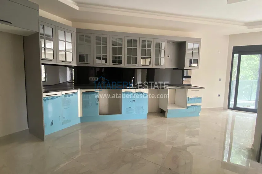 Kupuj  Nieruchomość w centrum Alanyi na zezwolenie na pobyt i obywatelstwo - apartament 1+1 w pobliżu plaży Keykubat 2 