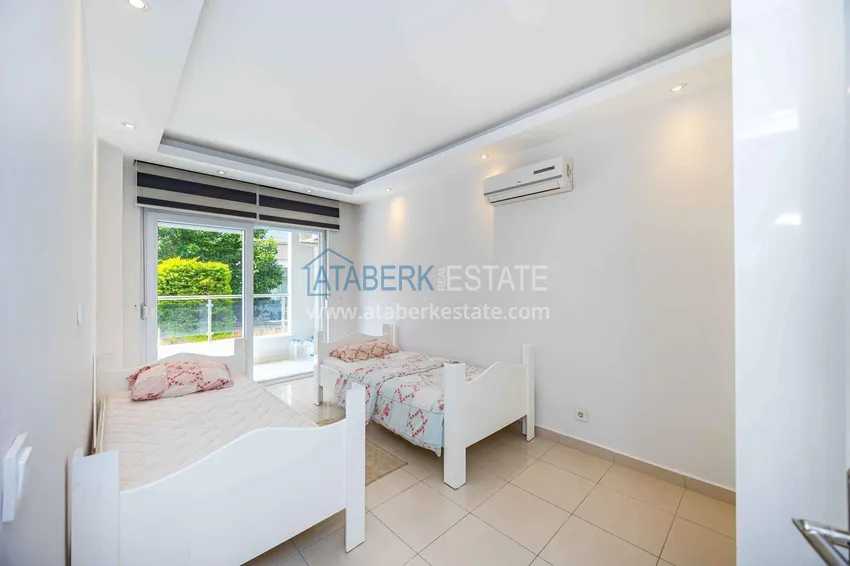 Kupuj  Apartament 2+1 na zezwolenie na pobyt w centrum Alanyi - 600 metrów od plaży Kleopatra 11 