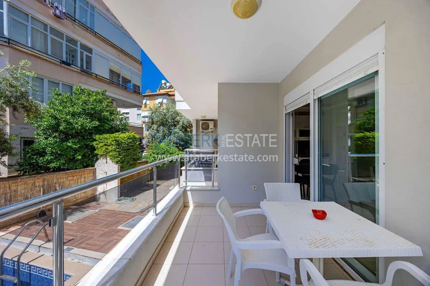 Kupuj  Apartament 2+1 na zezwolenie na pobyt w centrum Alanyi - 600 metrów od plaży Kleopatra 15 