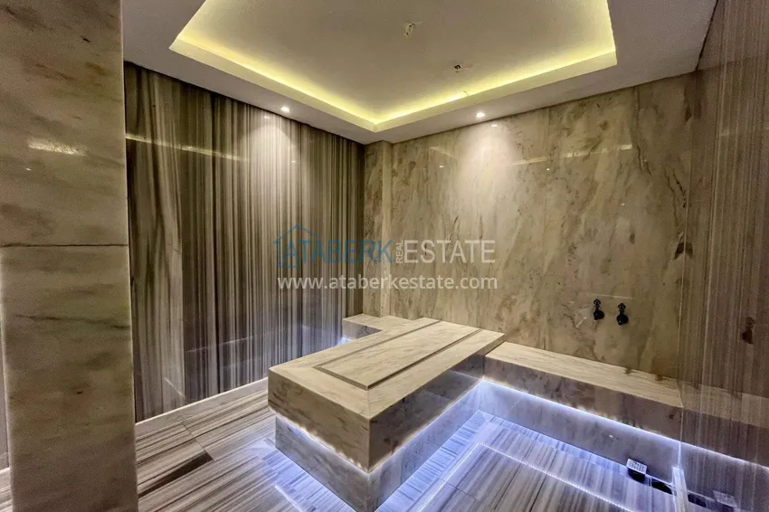 Nieruchomość w centrum Alanyi - apartament 1+1 z widokiem na fortecę i morze w pobliżu plaży Kleopatra 17 