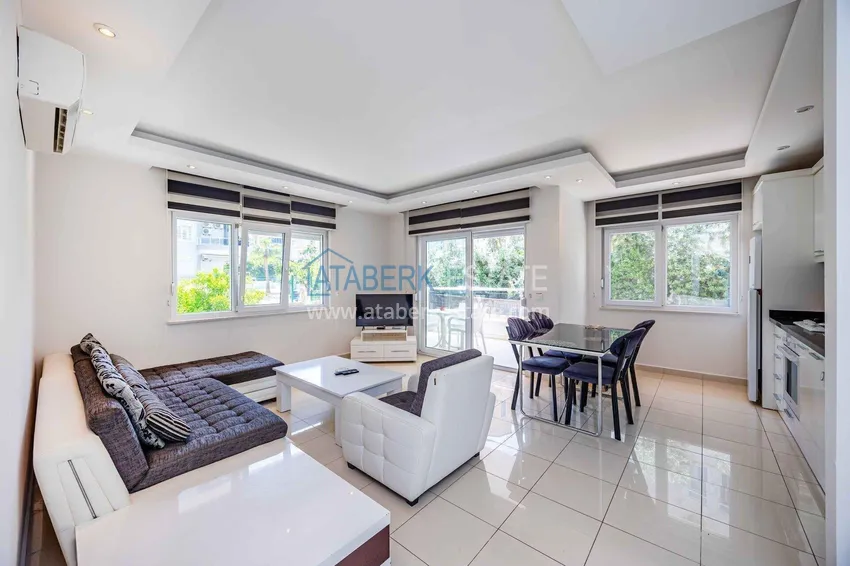 Kupuj  Apartament 2+1 na zezwolenie na pobyt w centrum Alanyi - 600 metrów od plaży Kleopatra 2 
