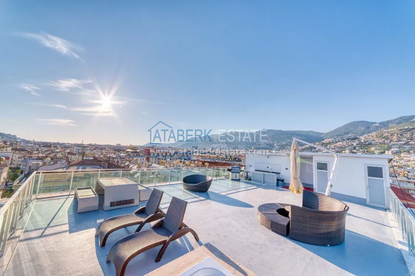 Nieruchomość w centrum Alanya - apartament 2+1 150 metrów od morza, plaża Keykubat 3 