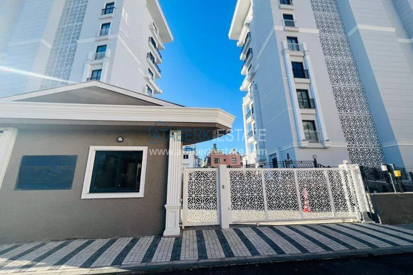 Nieruchomość w centrum Alanyi - apartament 1+1 z widokiem na fortecę i morze w pobliżu plaży Kleopatra 4 