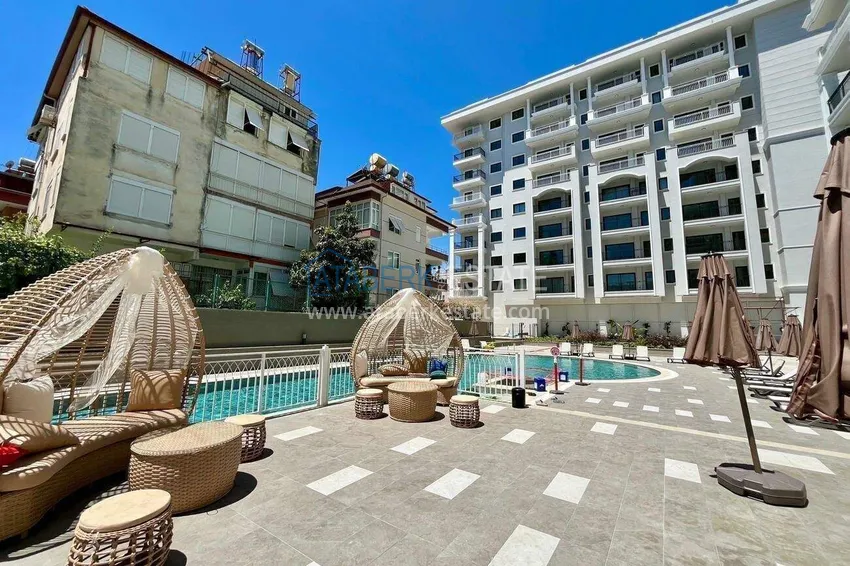 Nieruchomość w centrum Alanyi - apartament 1+1 z widokiem na fortecę i morze w pobliżu plaży Kleopatra 6 