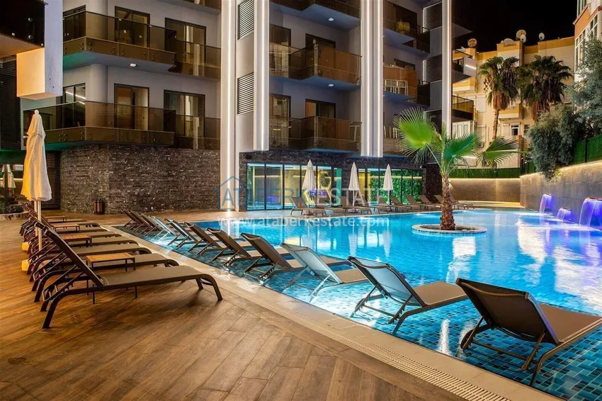 Nieruchomość w centrum Alanyi - apartament 1+1 w luksusowej rezydencji, plaża Kleopatra 6 