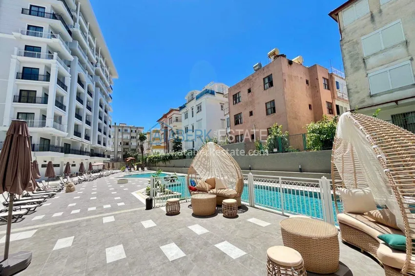 Nieruchomość w centrum Alanyi - apartament 1+1 z widokiem na fortecę i morze w pobliżu plaży Kleopatra 7 