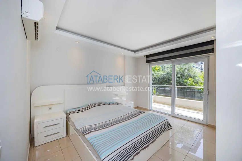 Kupuj  Apartament 2+1 na zezwolenie na pobyt w centrum Alanyi - 600 metrów od plaży Kleopatra 9 