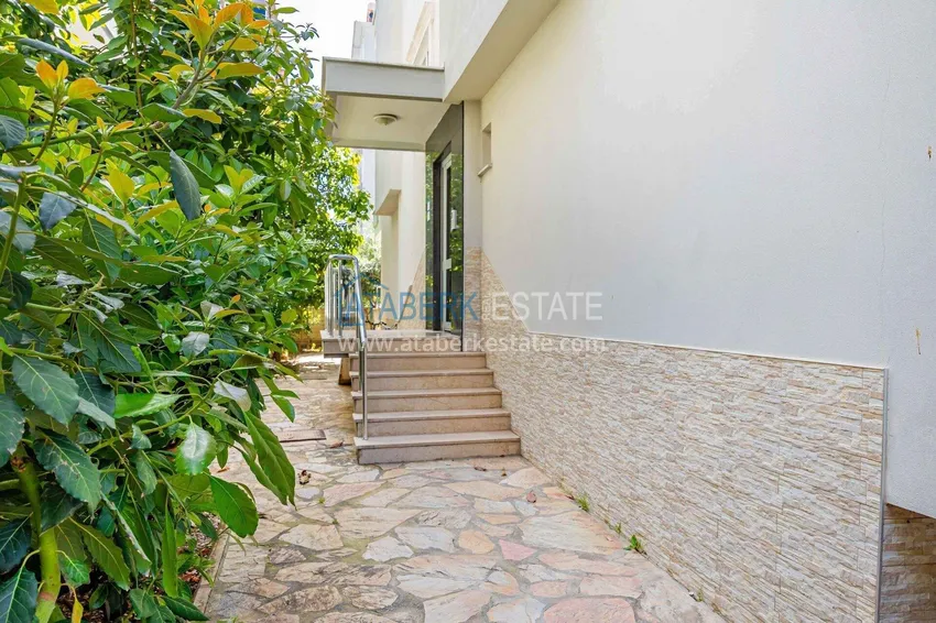 Apartament 2+1 na zezwolenie na pobyt w centrum Alanyi - 600 metrów od plaży Kleopatra 8 