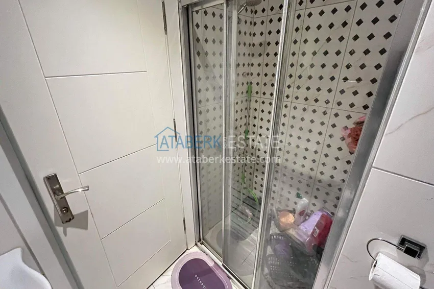 Kupuj  Mieszkanie 2+1 w Alanyi na zezwolenie na pobyt i obywatelstwo - meble, przeszklony balkon, dzielnica Oba 15 