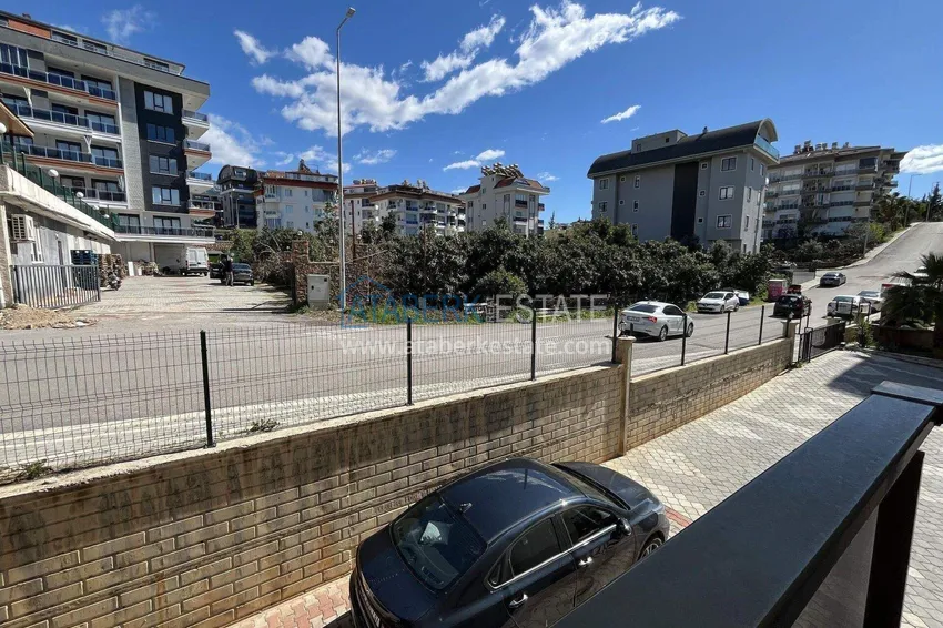 Kupuj  Mieszkanie 2+1 w Alanyi na zezwolenie na pobyt i obywatelstwo - meble, przeszklony balkon, dzielnica Oba 18 