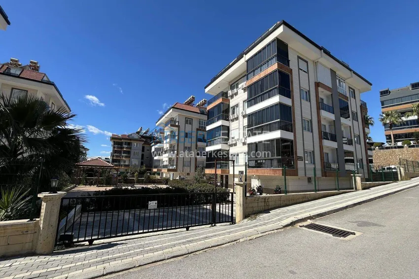 Mieszkanie 2+1 w Alanyi na zezwolenie na pobyt i obywatelstwo - meble, przeszklony balkon, dzielnica Oba 2 
