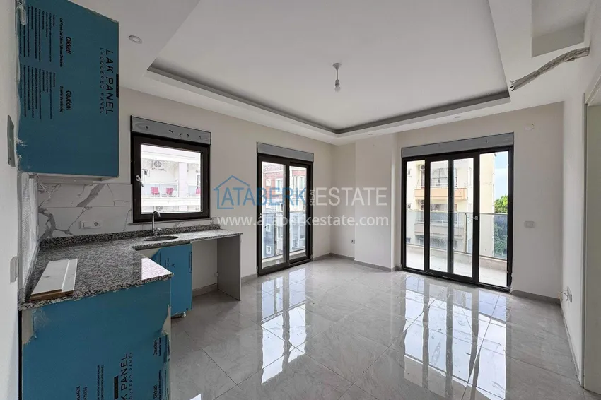 Kupuj  Apartament w centrum Alanyi na zezwolenie na pobyt i obywatelstwo - 1+1 100 metrów od plaży Keykubat 1 