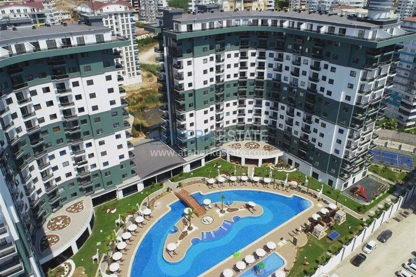 Apartament 1+1 w Alanya, dzielnica Mahmutlar — meble, widok na góry 3 