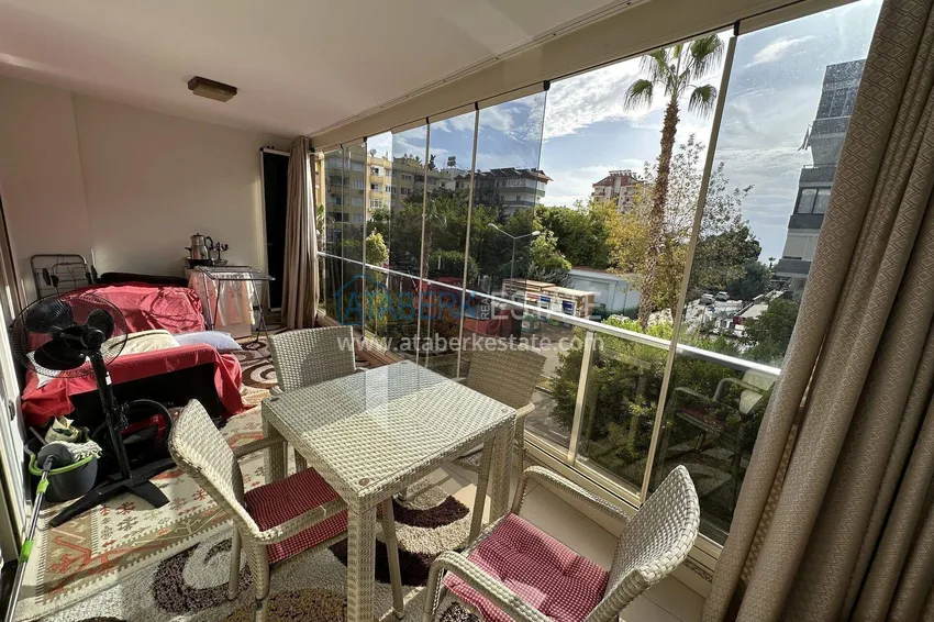 Kupuj  Apartament 1+1 w centrum Mahmutlar — meble, przeszklony balkon, 200 metrów od morza  11 