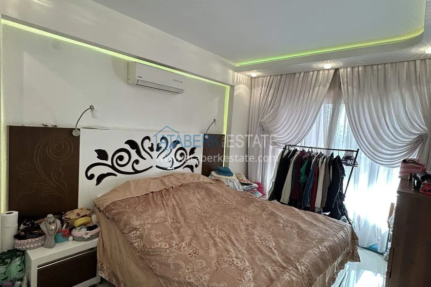 Kupuj  Apartament 1+1 w centrum Mahmutlar — meble, przeszklony balkon, 200 metrów od morza  15 
