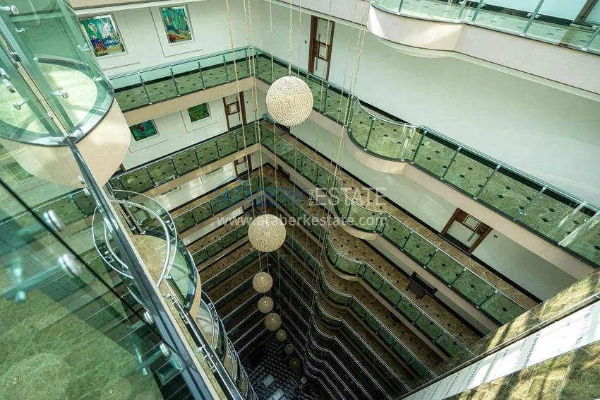 Apartament 1+1 w centrum Mahmutlar — meble, przeszklony balkon, 200 metrów od morza  19 