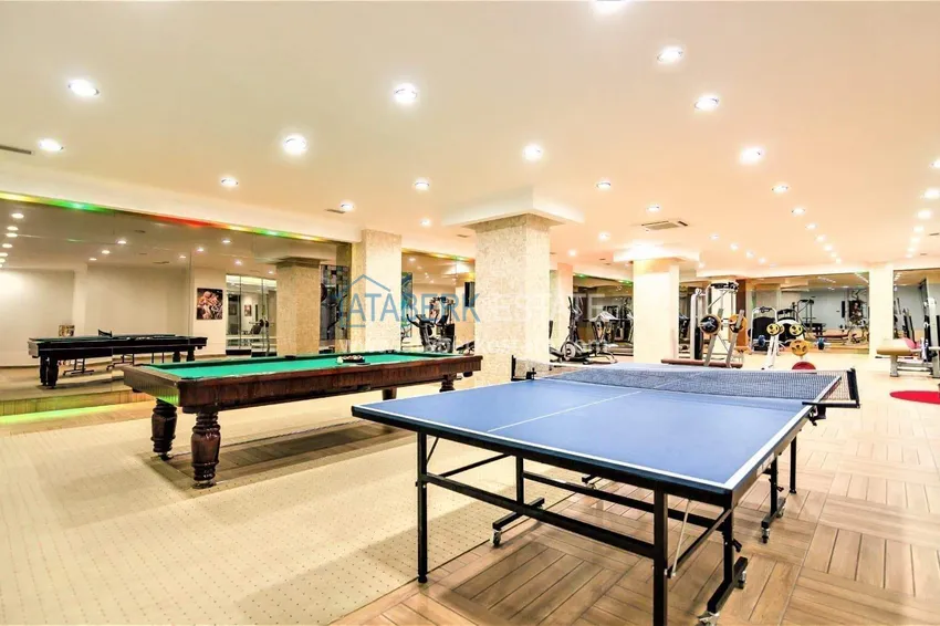 Apartament 1+1 w centrum Mahmutlar — meble, przeszklony balkon, 200 metrów od morza  23 
