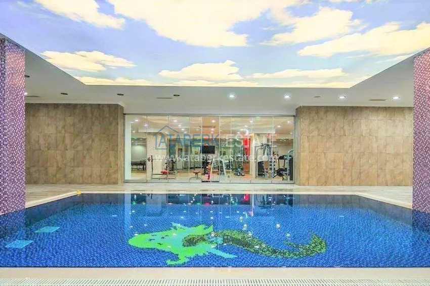 Apartament 1+1 w centrum Mahmutlar — meble, przeszklony balkon, 200 metrów od morza  29 