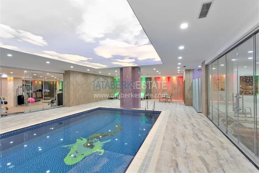 Apartament 1+1 w centrum Mahmutlar — meble, przeszklony balkon, 200 metrów od morza  30 