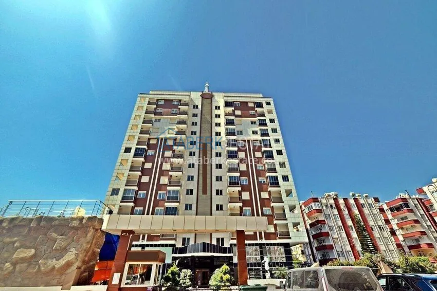 Apartament 1+1 w centrum Mahmutlar — meble, przeszklony balkon, 200 metrów od morza  4 