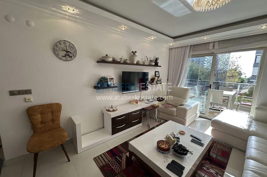 Kupuj  Apartament 1+1 w centrum Mahmutlar — meble, przeszklony balkon, 200 metrów od morza  2 