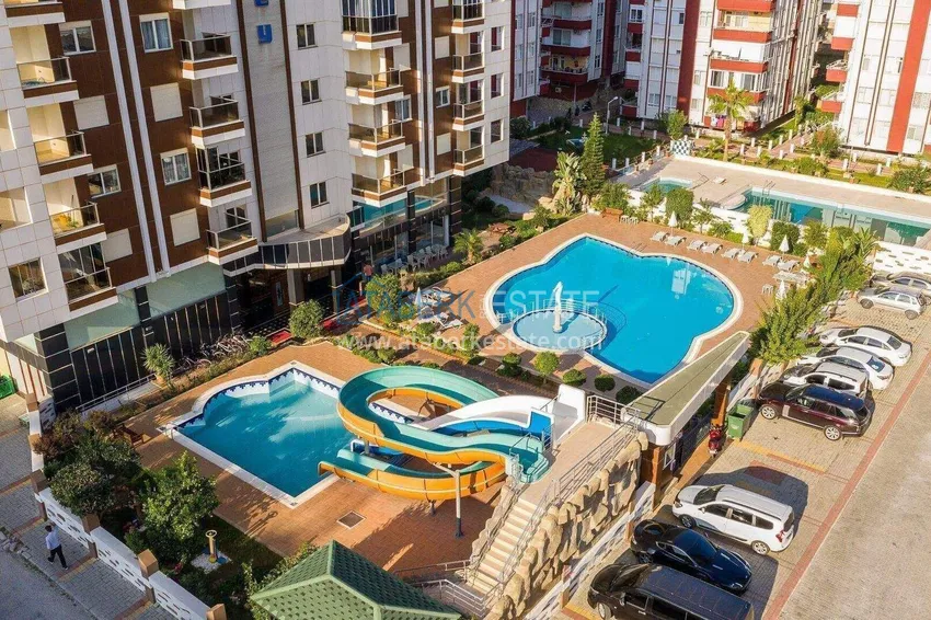 Apartament 1+1 w centrum Mahmutlar — meble, przeszklony balkon, 200 metrów od morza  3 