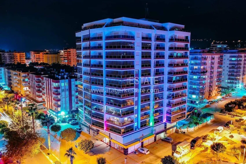 Apartament 1+1 w centrum Mahmutlar — meble, przeszklony balkon, 200 metrów od morza  2 