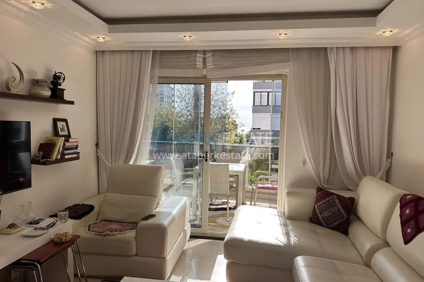Kupuj  Apartament 1+1 w centrum Mahmutlar — meble, przeszklony balkon, 200 metrów od morza  4 