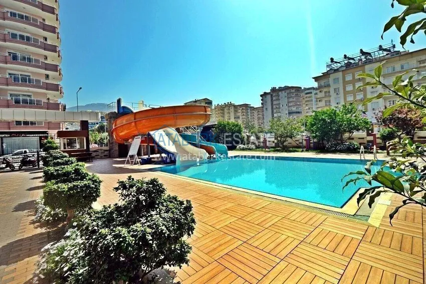 Apartament 1+1 w centrum Mahmutlar — meble, przeszklony balkon, 200 metrów od morza  7 