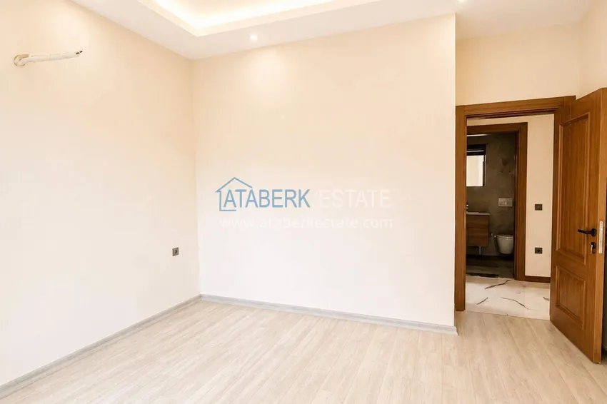 Kupuj  Apartament na pobyt w centrum Alanyi - dwupoziomowy taras 2+1 w kompleksie klasy komfortowej 8 