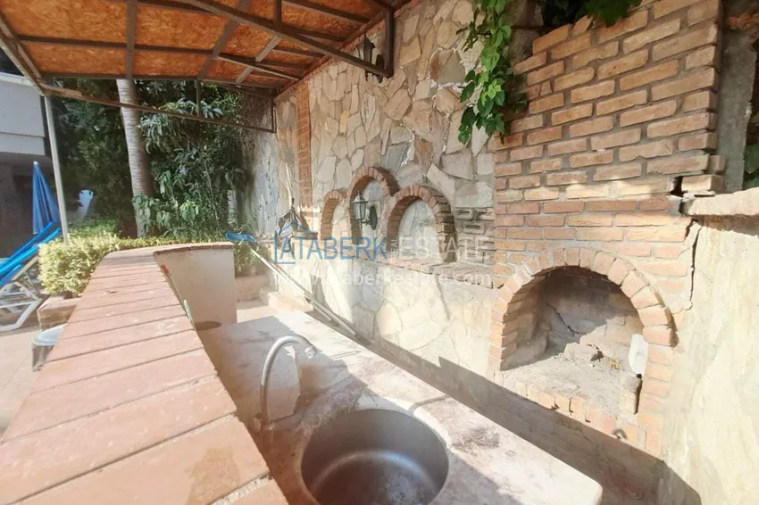 Apartament 2+1 w centrum Alanyi — meble, widok na góry, przeszklony balkon, plaża Kleopatra  8 