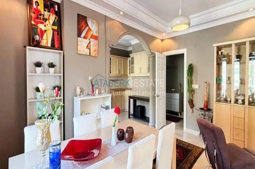 Kupuj  Apartament 2+1 w centrum Alanyi — meble, widok na góry, przeszklony balkon, plaża Kleopatra  8 