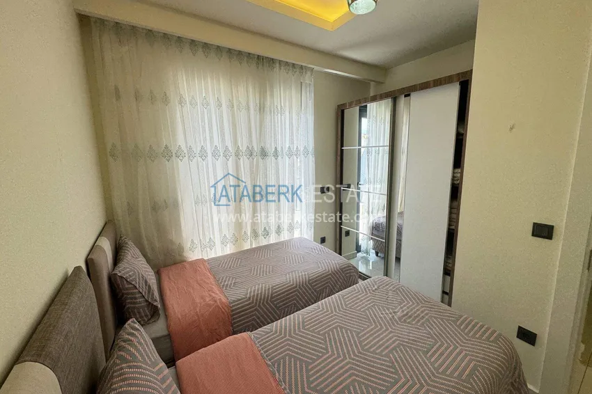 Kupuj  Penthouse w centrum Alanyi - 2+1 umeblowane, plaża Kleopatra 21 