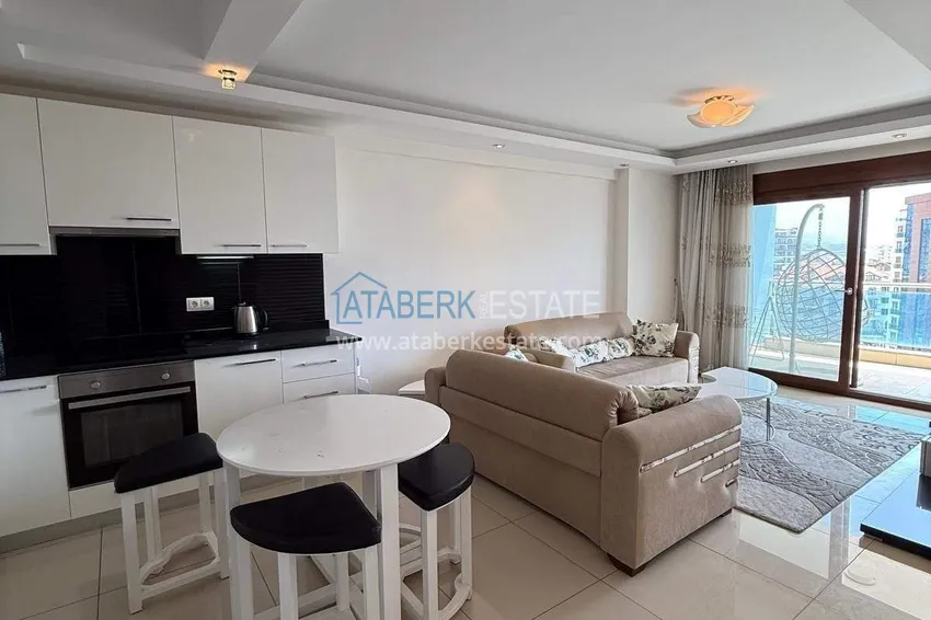 Kupuj Apartament 1+1 na zezwolenie na pobyt w Alanyi, dzielnica Cikcilli - widok na morze, meble, rezydencja premium 1