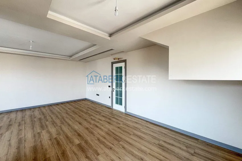 Kupuj Panoramiczny dwupoziomowy penthouse 4+1 w centrum Alanyi — pierwszy nadbrzeżny, odpowiedni dla obywatelstwa 10 