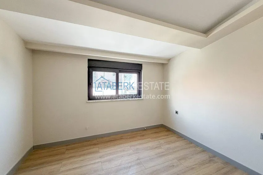 Kupuj Panoramiczny dwupoziomowy penthouse 4+1 w centrum Alanyi — pierwszy nadbrzeżny, odpowiedni dla obywatelstwa 20 