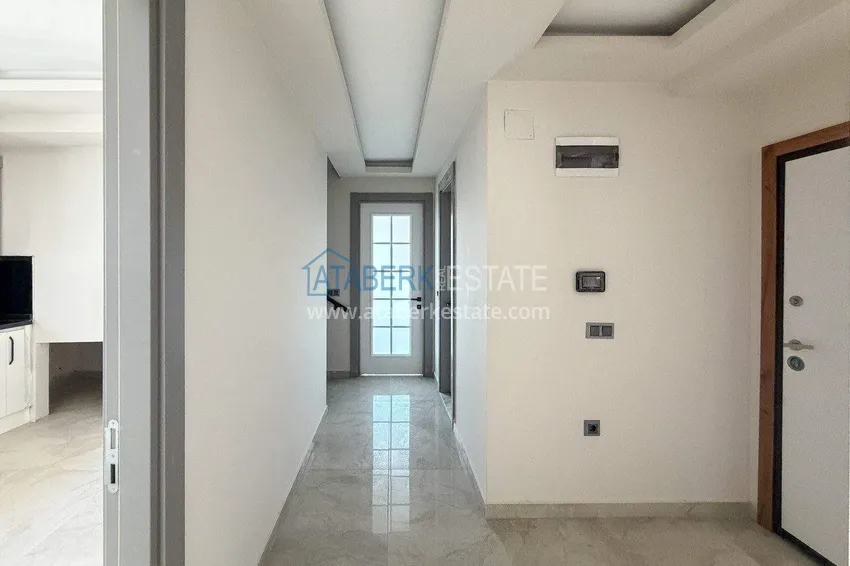 Kupuj Panoramiczny dwupoziomowy penthouse 4+1 w centrum Alanyi — pierwszy nadbrzeżny, odpowiedni dla obywatelstwa 2 
