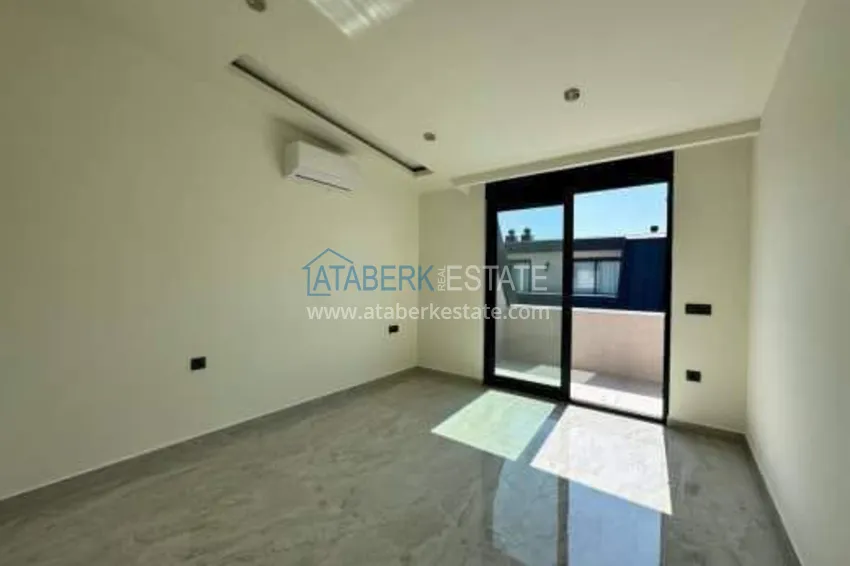 Kupuj 2+1 duplex w centrum Alanyi, plaża Kleopatra — kompleks z licencją wynajmu 7 