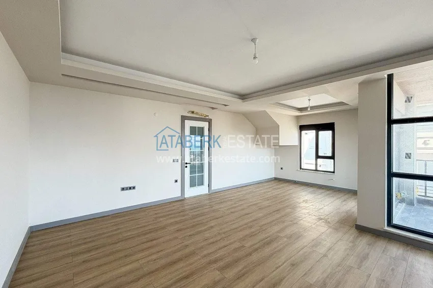 Kupuj Panoramiczny dwupoziomowy penthouse 4+1 w centrum Alanyi — pierwszy nadbrzeżny, odpowiedni dla obywatelstwa 9 