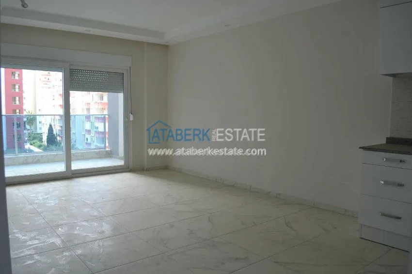 Mieszkanie do wynajęcia zaledwie 150 metrów od morza w centrum popularnej dzielnicy Alanya 34 